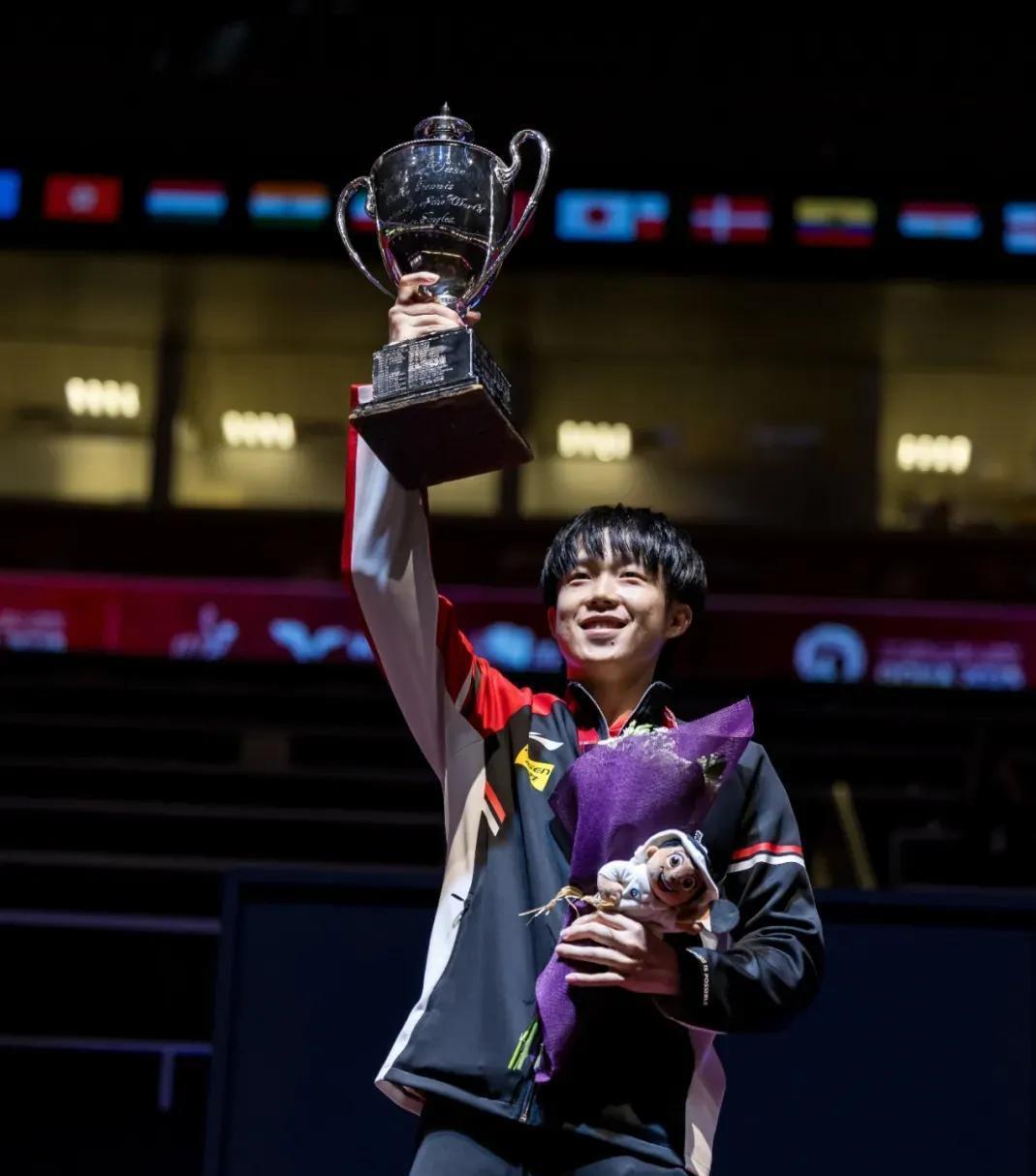 开云体育-Scout重返赛场，大比分获胜首场状态出色，切尔西观众沸腾！