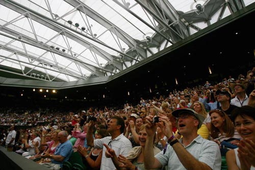 开云体育- 德约科维奇在TES比赛中出色发挥，大比分获胜引发热议！观众掌声雷动