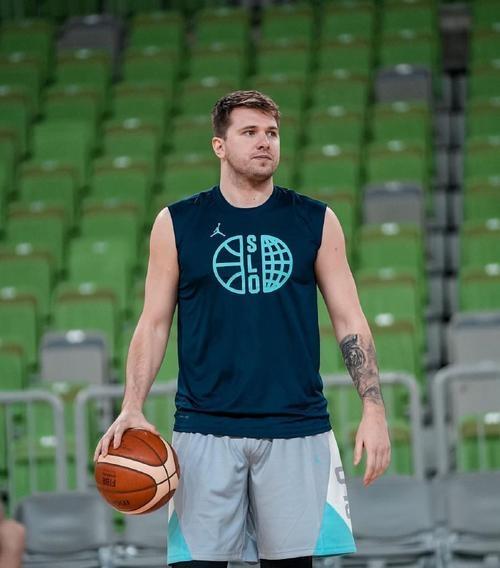 KAIYUN-出色防守引爆全场！，东契奇意外战胜法国队再创辉煌时刻的简单介绍